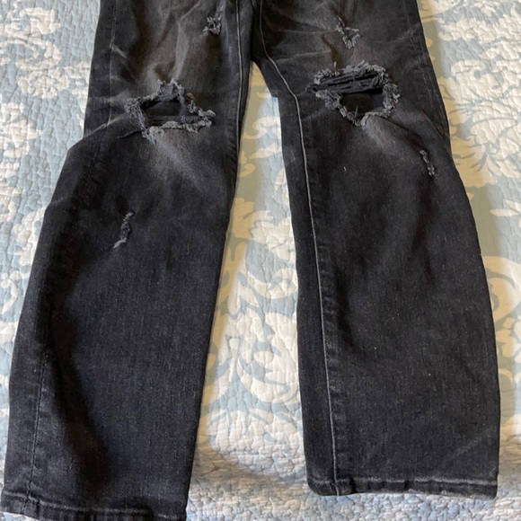 Men's American Eagle black ripped jeans.  Size: 26x28 - Picture 4 of 7